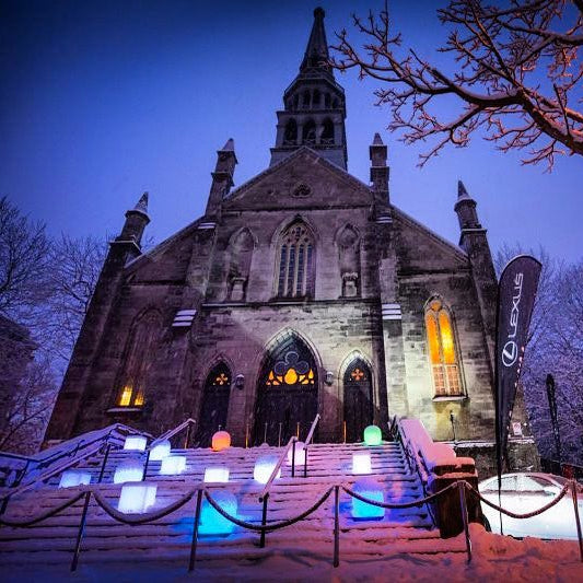 Exterior of Salon Richmond lit up for Final Fantasy NYE in Montreal